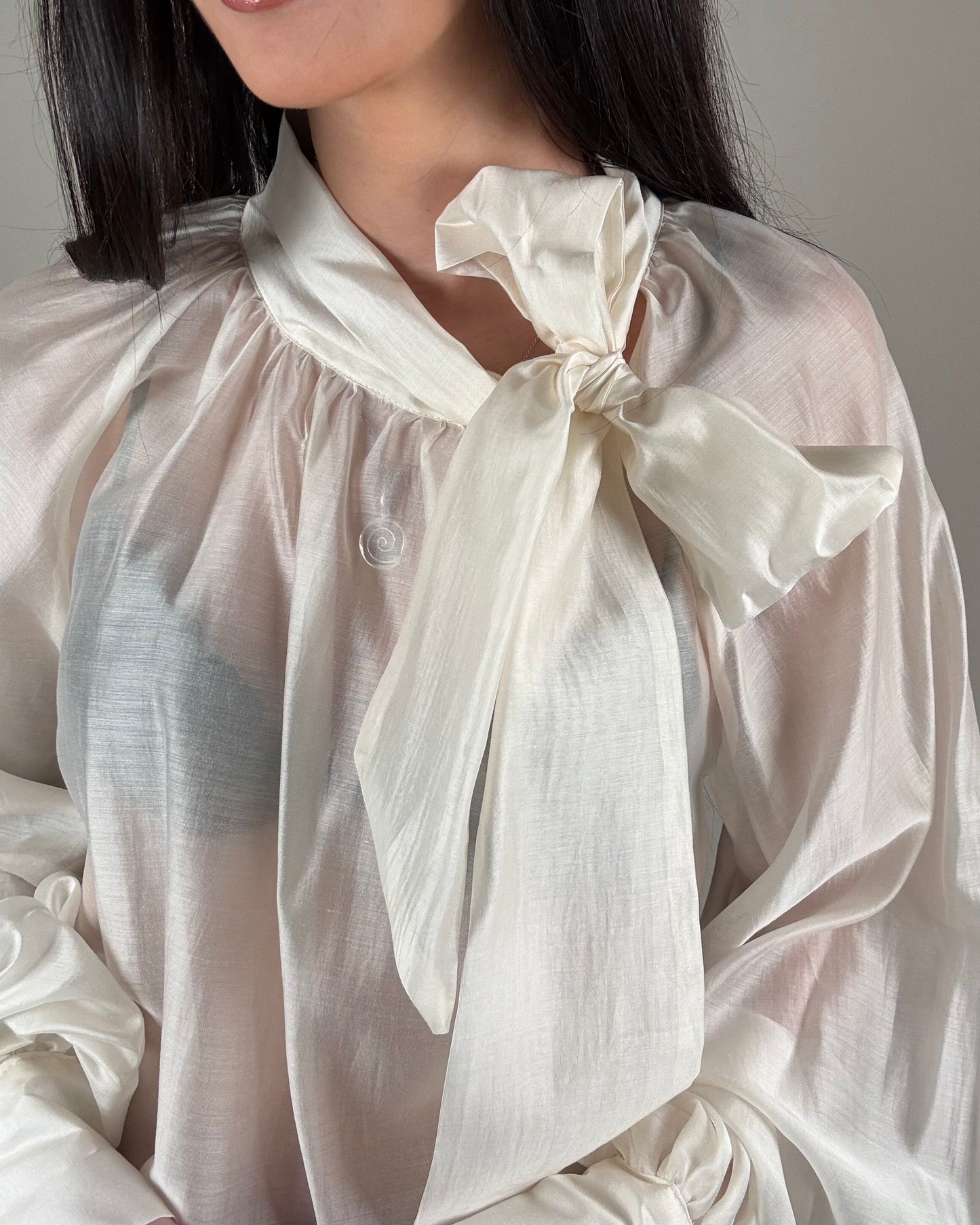 BLUSA CON FIOCCO