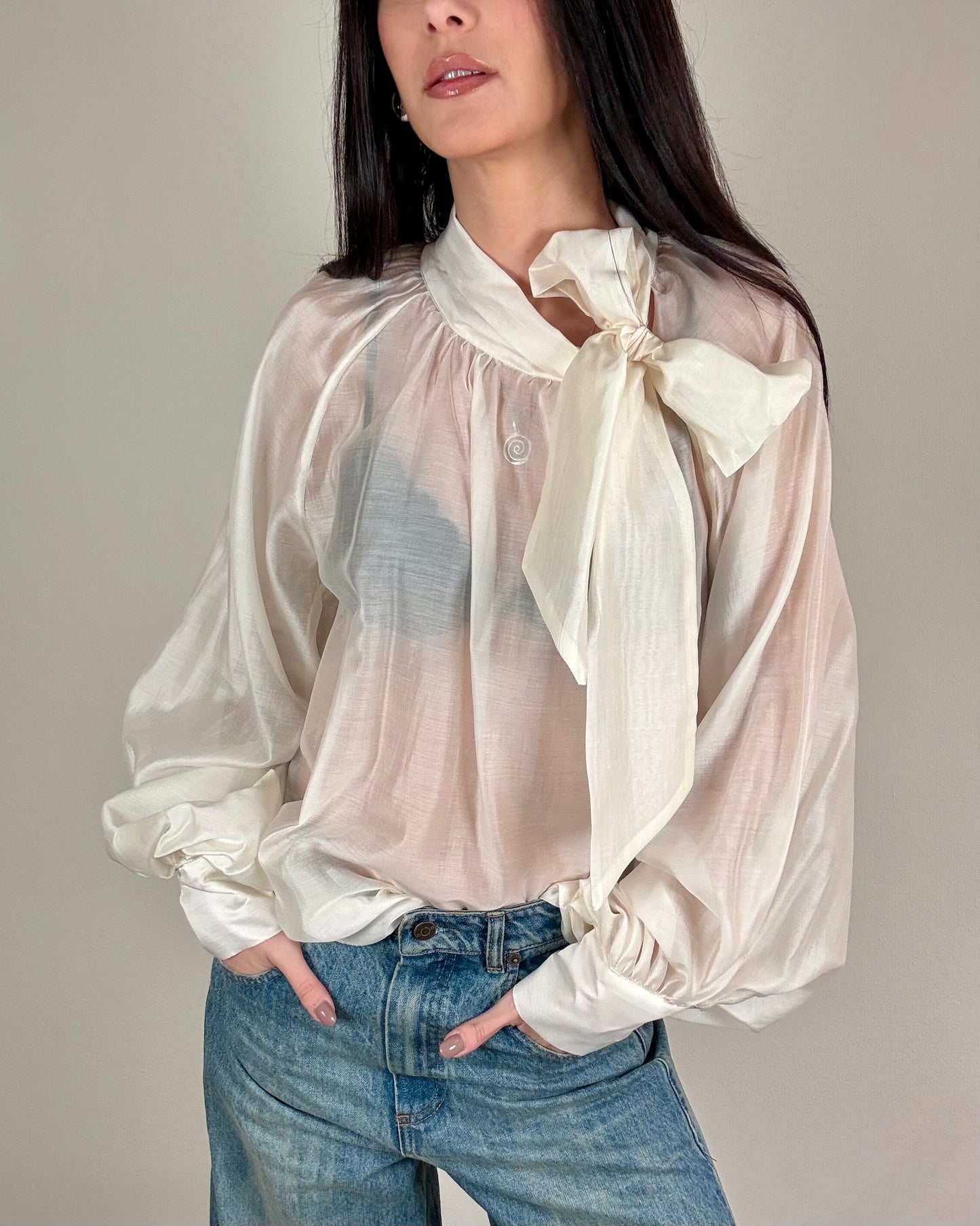 BLUSA CON FIOCCO