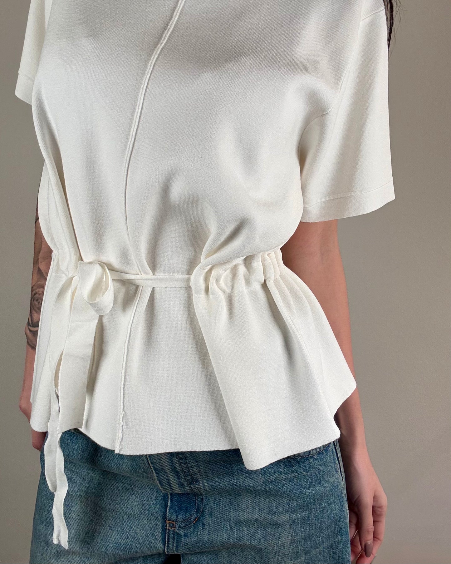 MAGLIA CON CINTURA