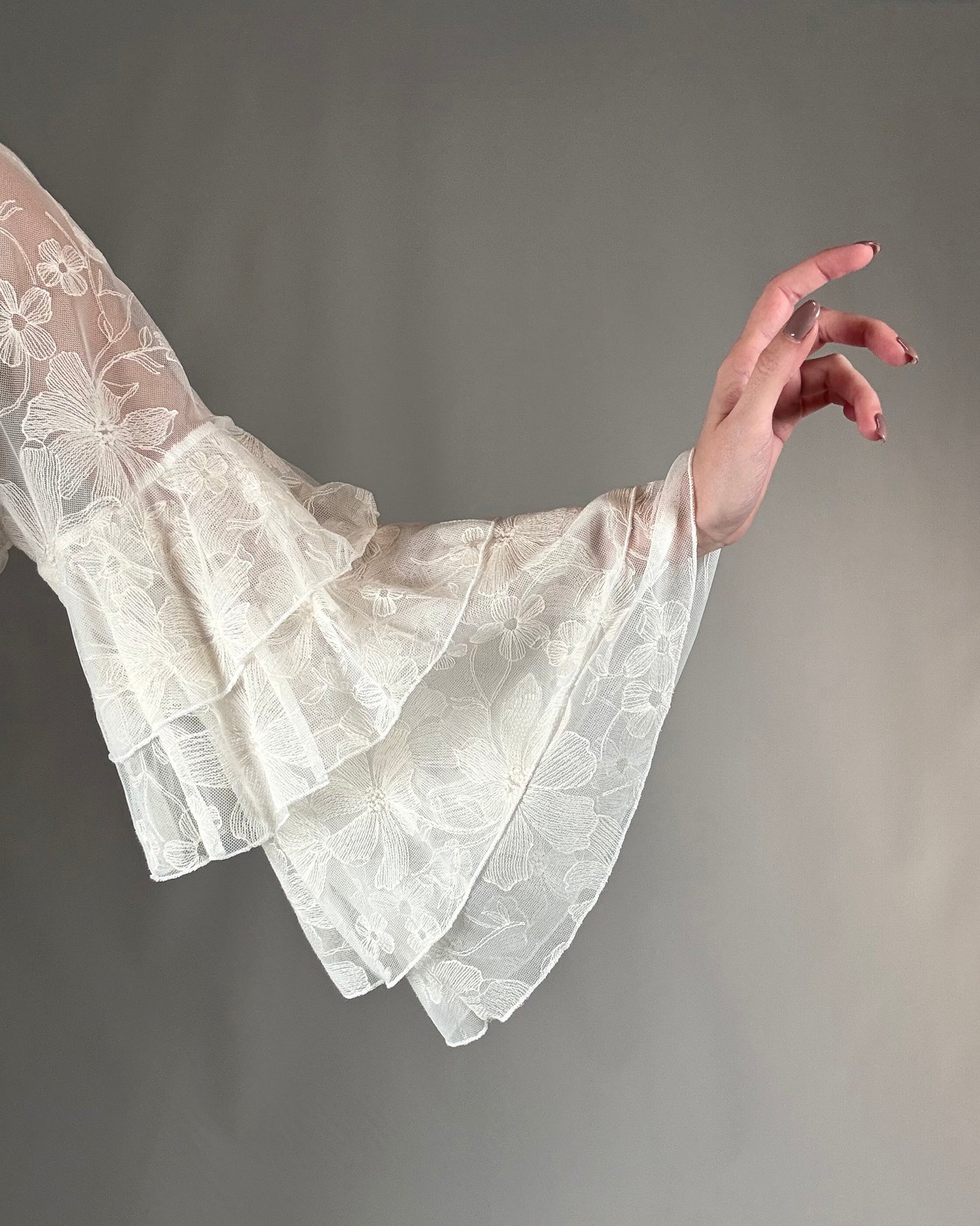 BLUSA RICAMATA A FIORI