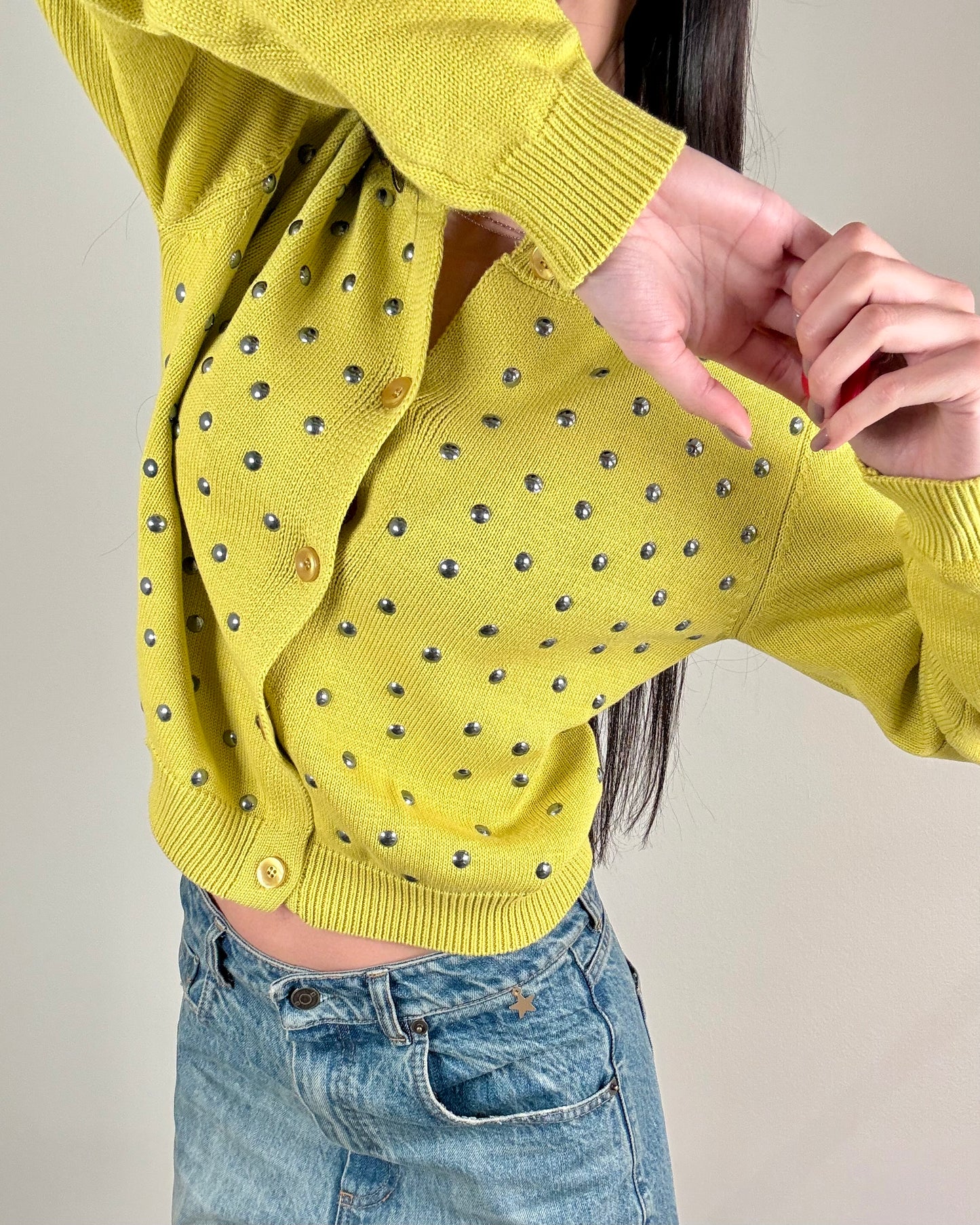 CARDIGAN CON BORCHIE