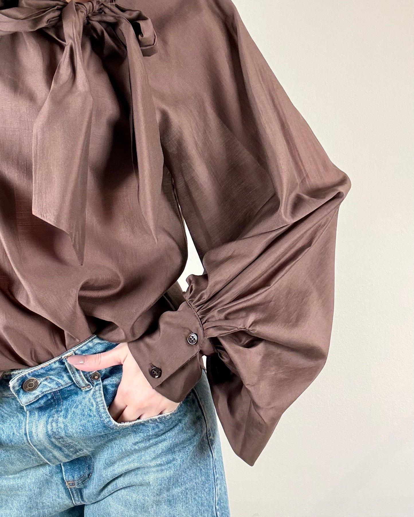 BLUSA CON FIOCCO