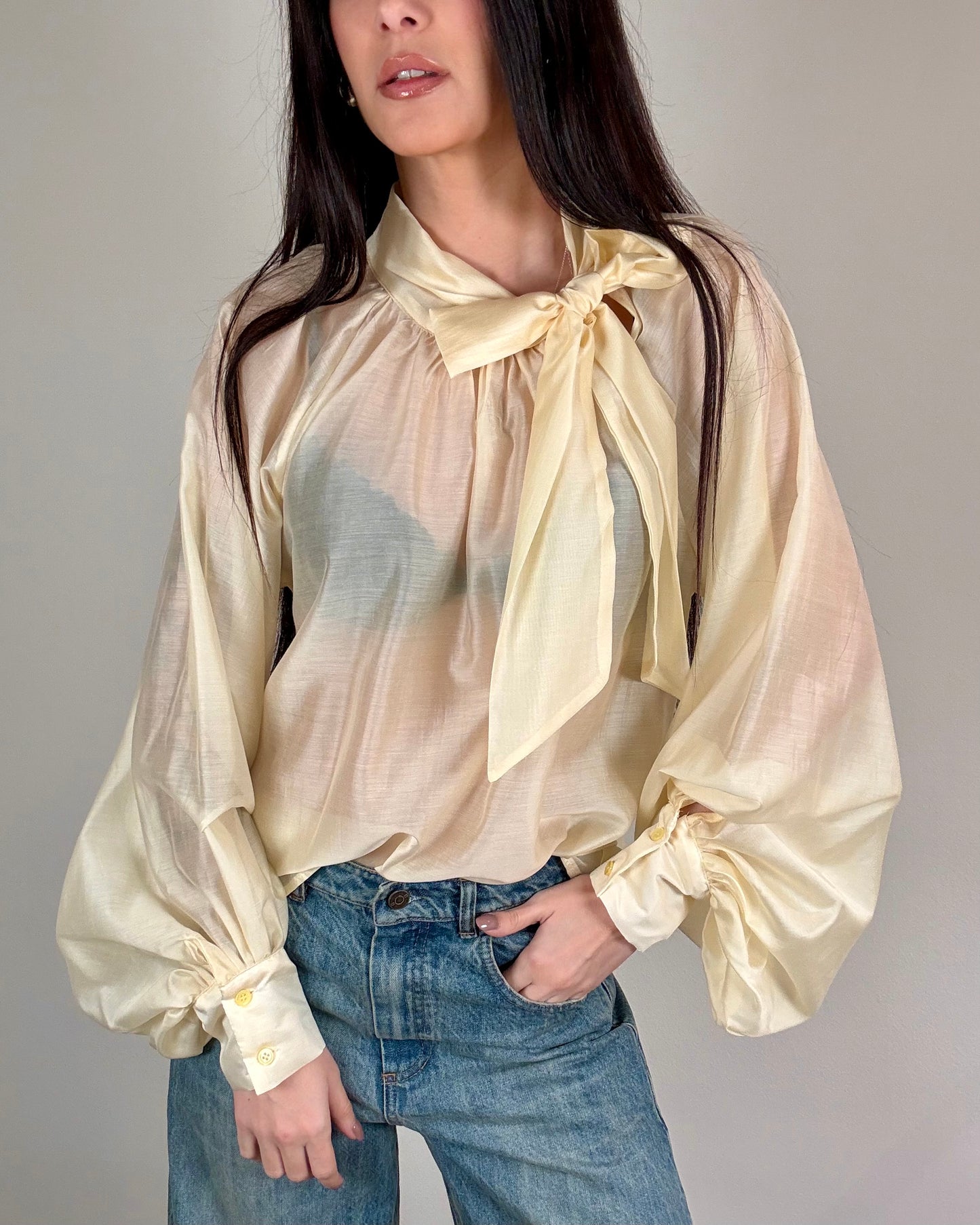 BLUSA CON FIOCCO