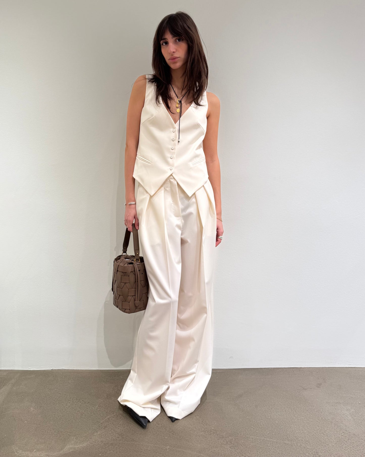 PANTALONE CON PINCES