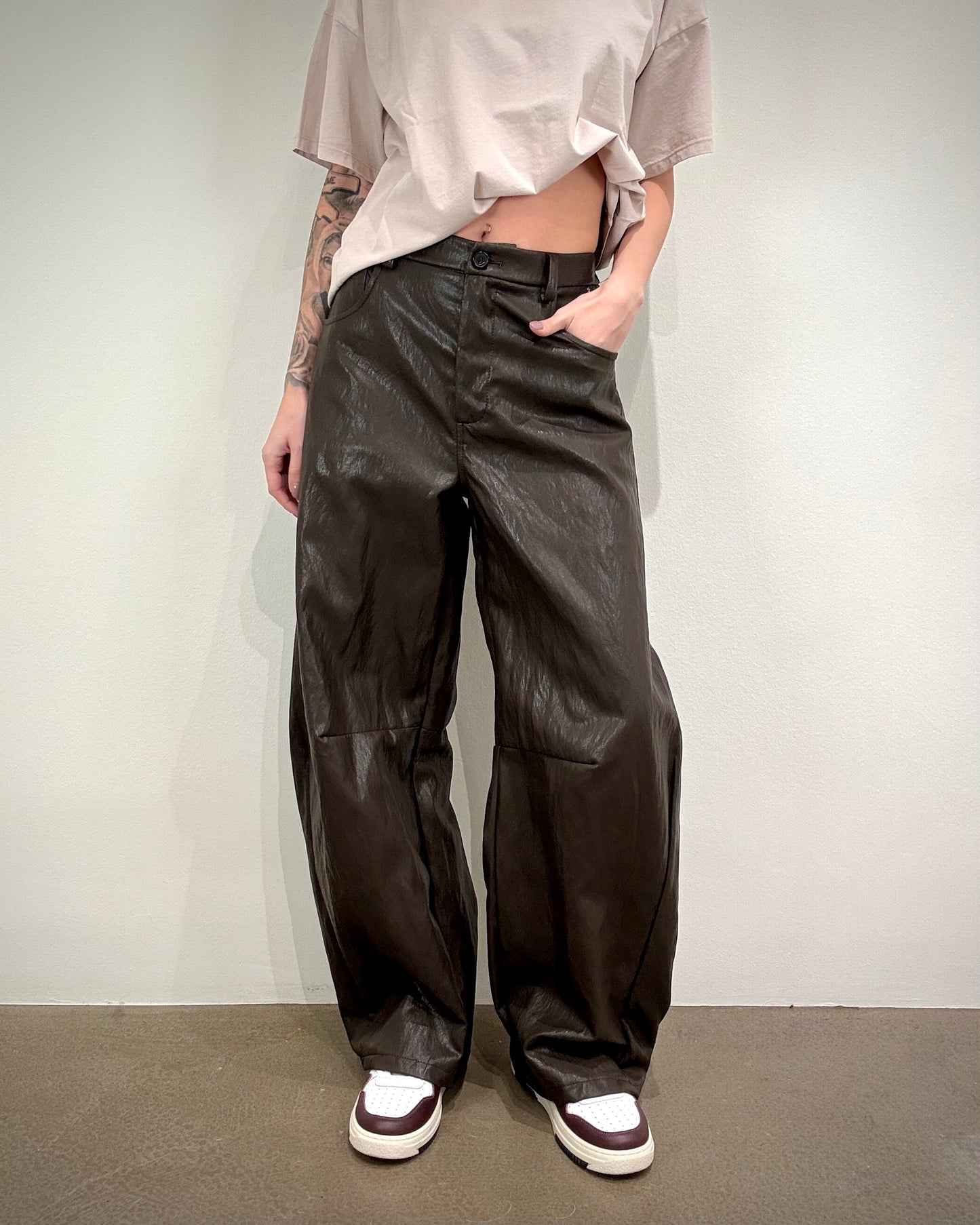 PANTALONE MORO EFFETTO PELLE