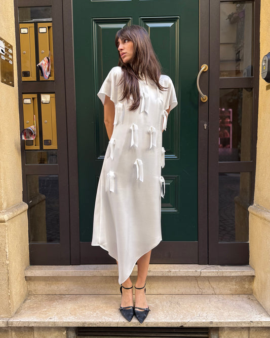 ABITO SATIN CON FIOCCHI