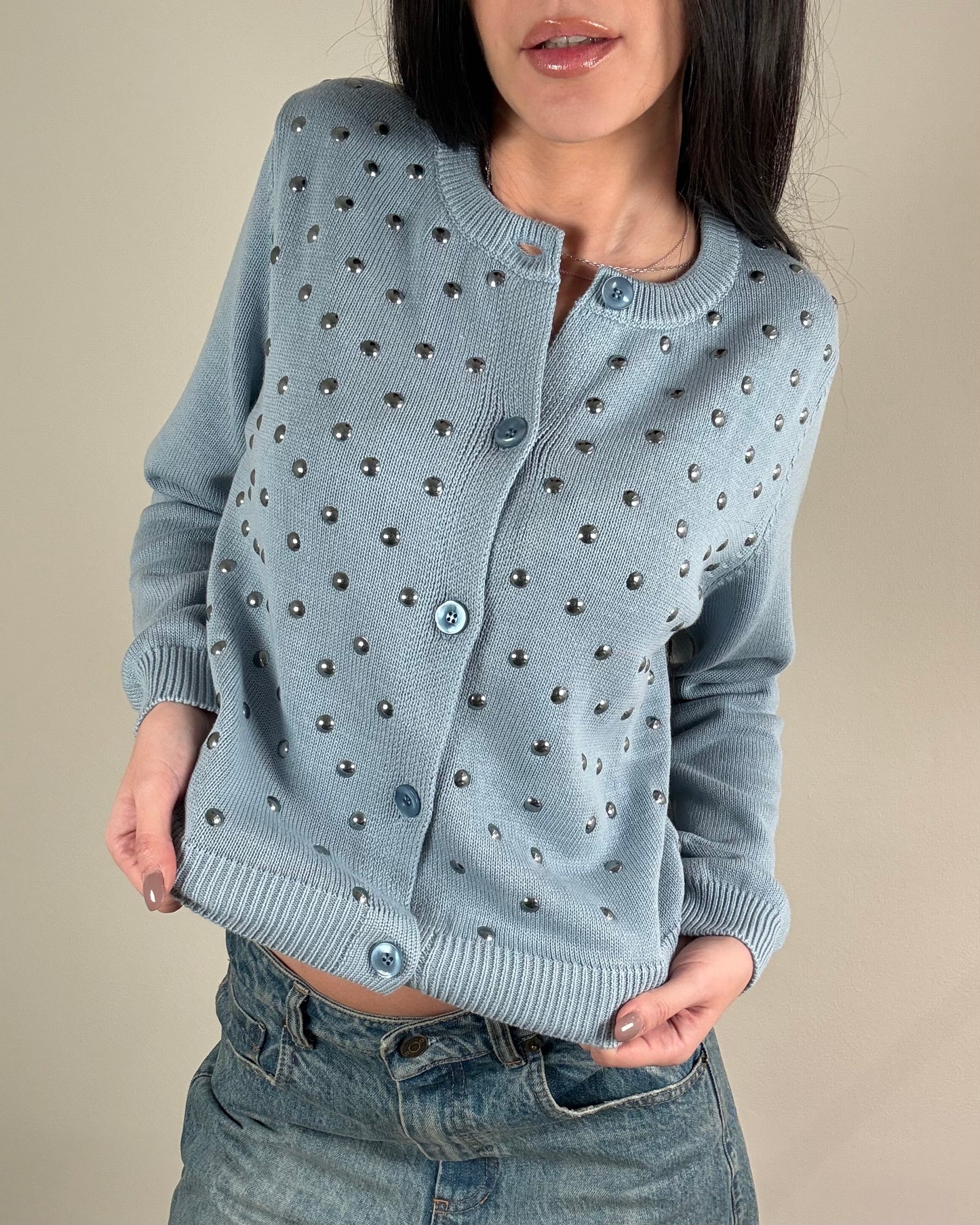 CARDIGAN CON BORCHIE