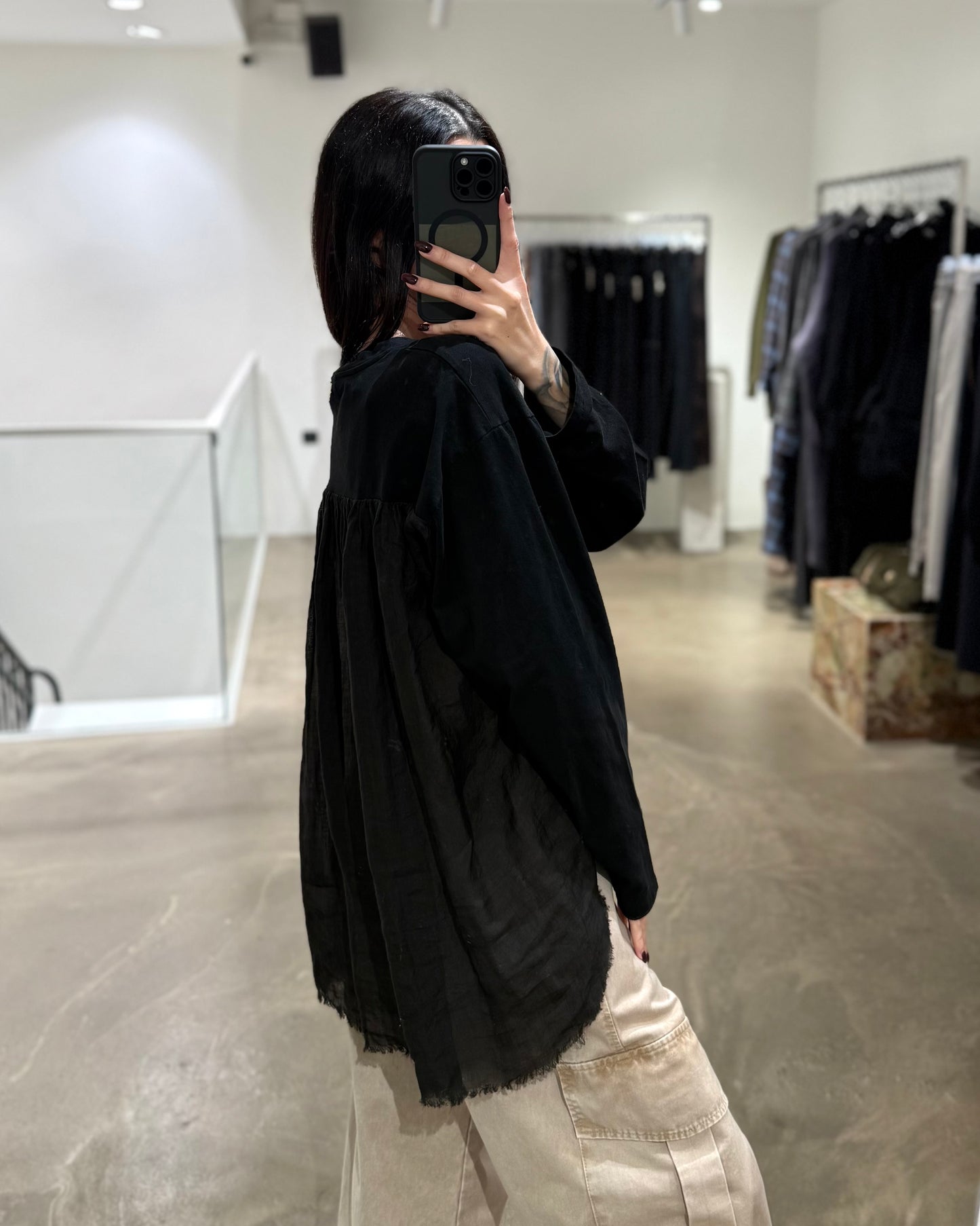 MAGLIA NERA URBAN-CHIC